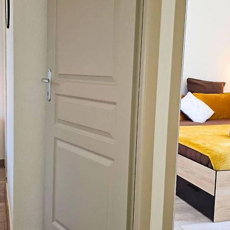Ferienwohnung L'Orchidee, Proche De La Gare Avec Clim Et Terrasse Narbonne Exterior foto